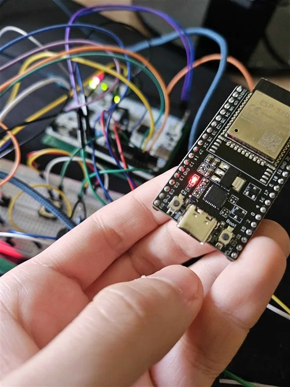 ESP32 working on the breadboard