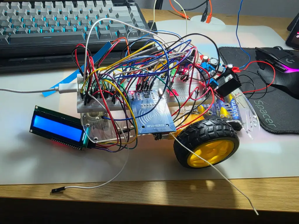 Prototip Hardware Desk Pet