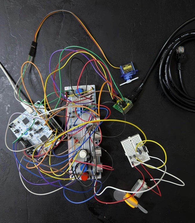 hardware photo
