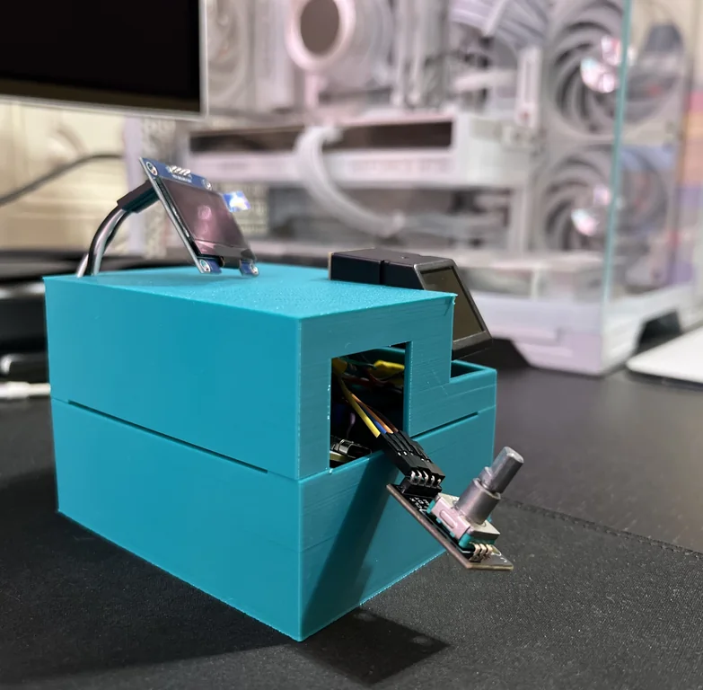 Hardware setup V3 - The entire device sitting inside the 3D-printed box