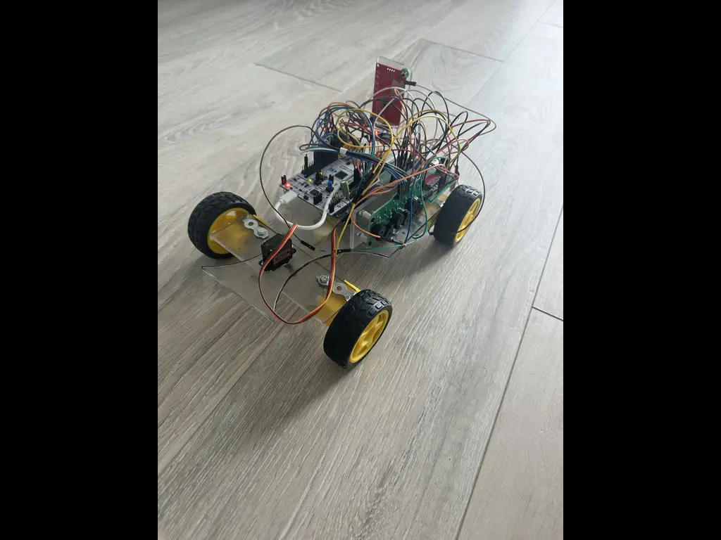 First Hardware Prototype (One Motor, 4 Buzzers)