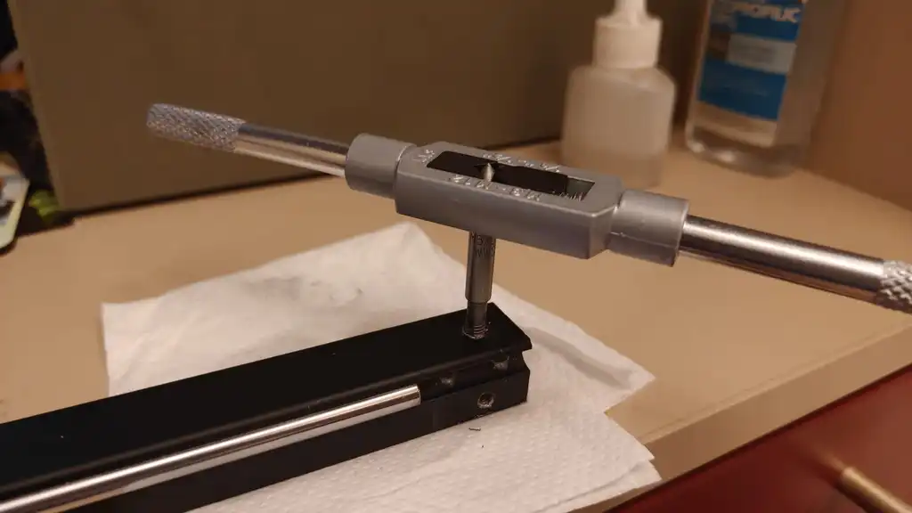 Thread tapping